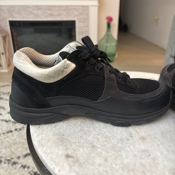 AUTHENTIC CHANEL,leather,suede calf skin,black/white,women trainer size 39.5 EU - Picture 9 of 13